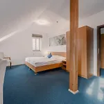 Hotel 4