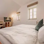 4 Hotel 4*