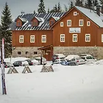 4 Hotel 4*